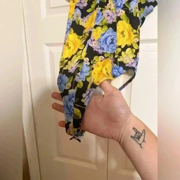 Zara Floral Bodysuit - Picture 9 of 9